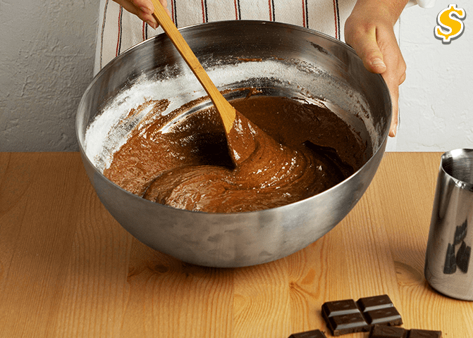 Como Fazer um Bolo de Chocolate Fofinho: Passo a Passo Ilustrado